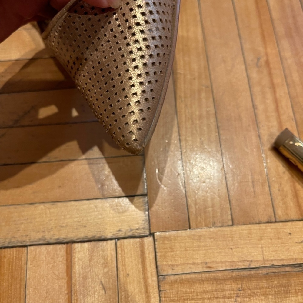 Guess golden shoes​​​​​​​​​​​​​​ - Picture 5 of 10
